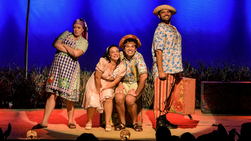 Image 	Diversão em Cena: LUIZ E NAZINHA – LUIZ GONZAGA PARA CRIANÇAS