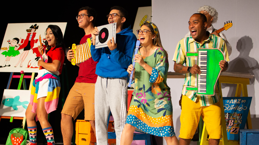 Image DIVERSÃO EM CENA – O MENINO MALUQUINHO, LISONJEIO AO MESTRE