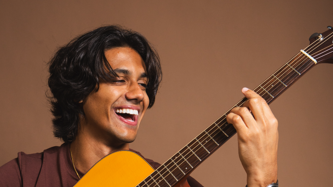 Image Lucas Mamede - Voz, violão e sanfona