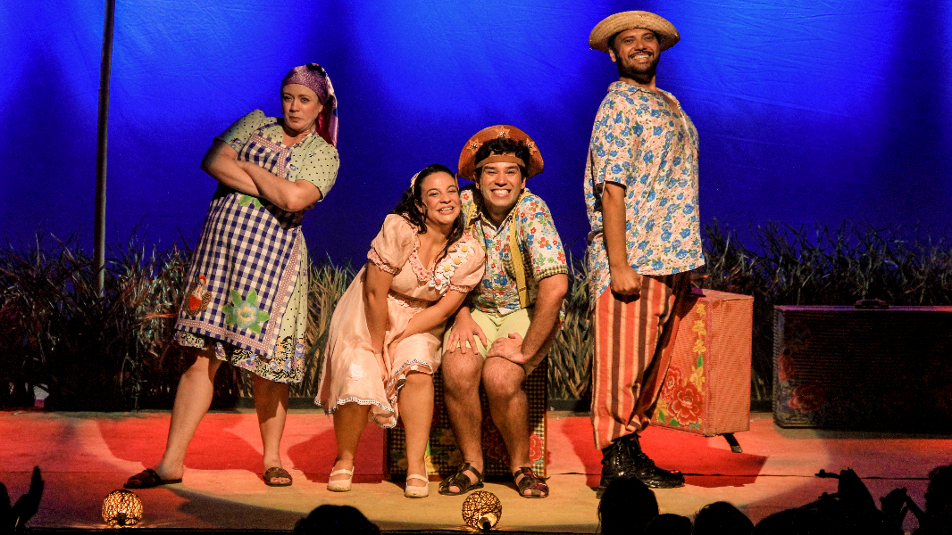 Image 	Diversão em Cena: LUIZ E NAZINHA – LUIZ GONZAGA PARA CRIANÇAS