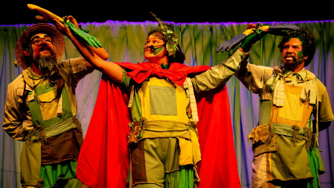 Image A Menina com Sorriso de Orelha a Orelha