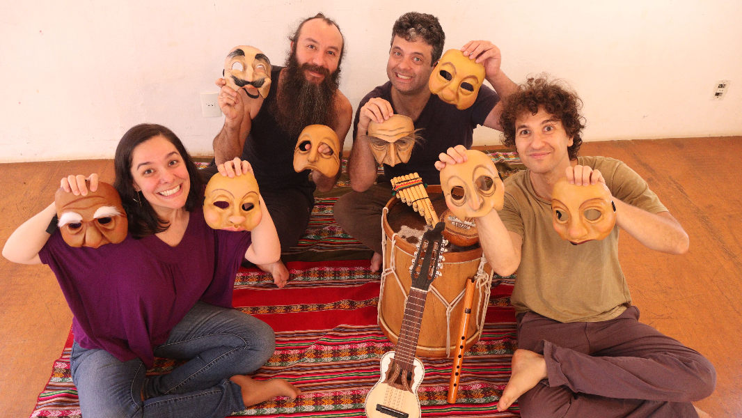Image MÁSCARAS EXPRESSIVAS EM CENA 