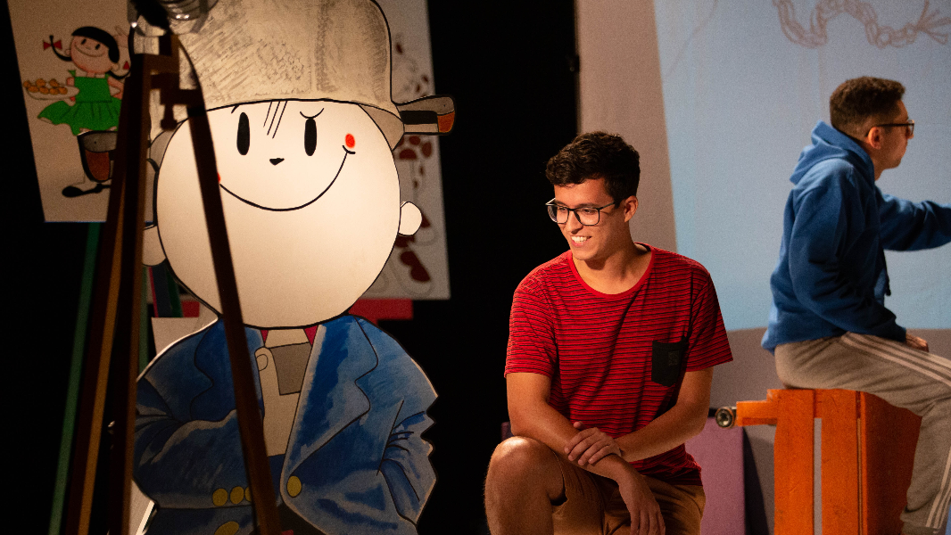 Image DIVERSÃO EM CENA – O MENINO MALUQUINHO, LISONJEIO AO MESTRE