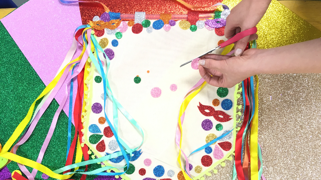 Image Oficina de Estandartes Carnavalescos