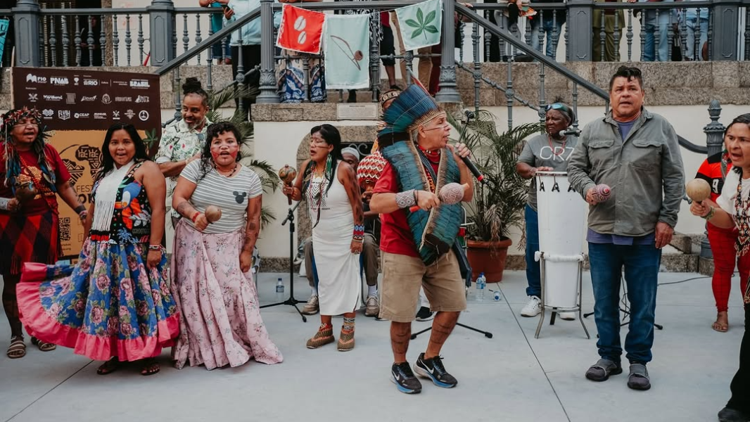 Image Cantos tradicionais indígenas com Cacique Urutau Guajajara e Cacica Potyra Krikati Guajajara