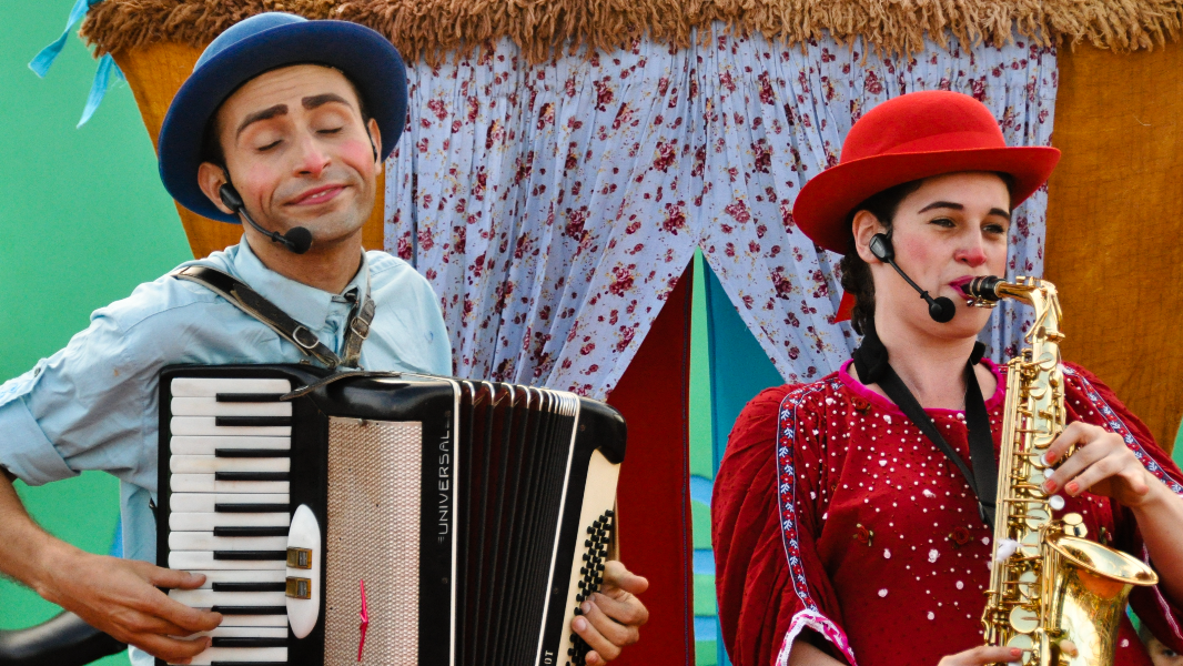 Image O CIRCO DE LAMPEZÃO E MARIA BOTINA