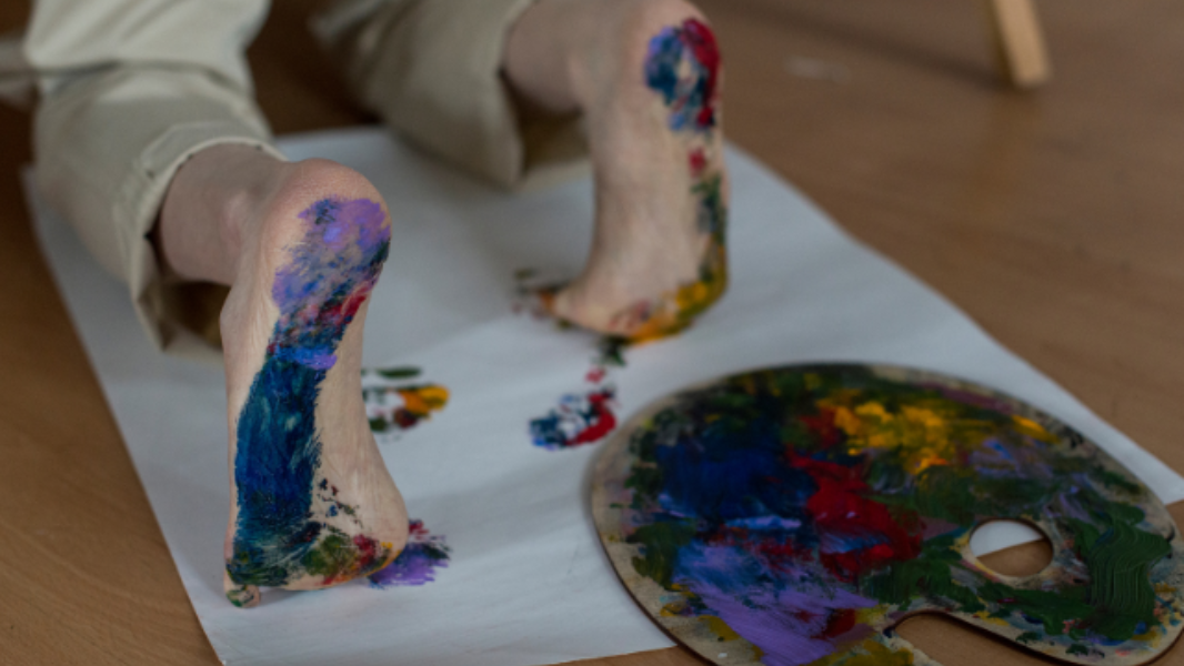 Image Corpo -Pincel: Oficina de pintura com os pés