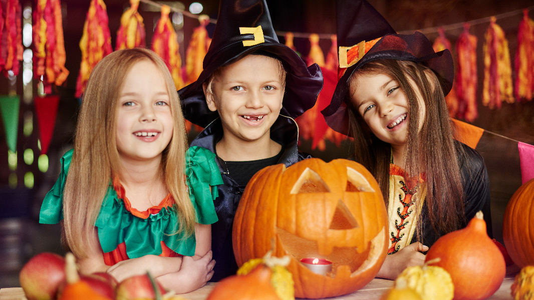 Image Halloween: Brincadeiras e Travessuras