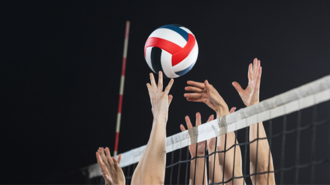 Image Voleibol Sub-15 Segundas e quintas, das 19h às 20h - Exclusivo para crianças da comunidade, nascidas em 2011 e 2012