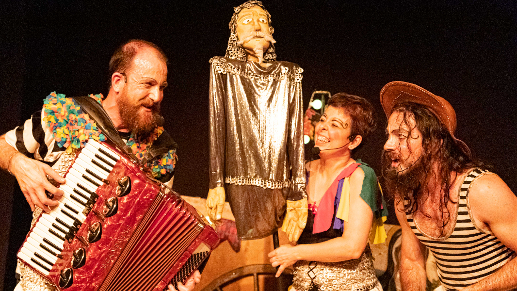 Image DOM CAIXOTE E O BODE