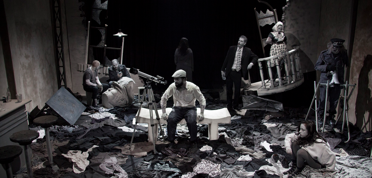 Image Aqui Estamos Com Milhares de Cães Vindos do Mar