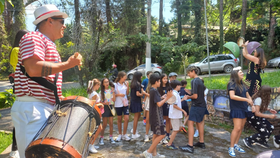 Image A loucura dos sons, Brincadeiras musicais com Cika