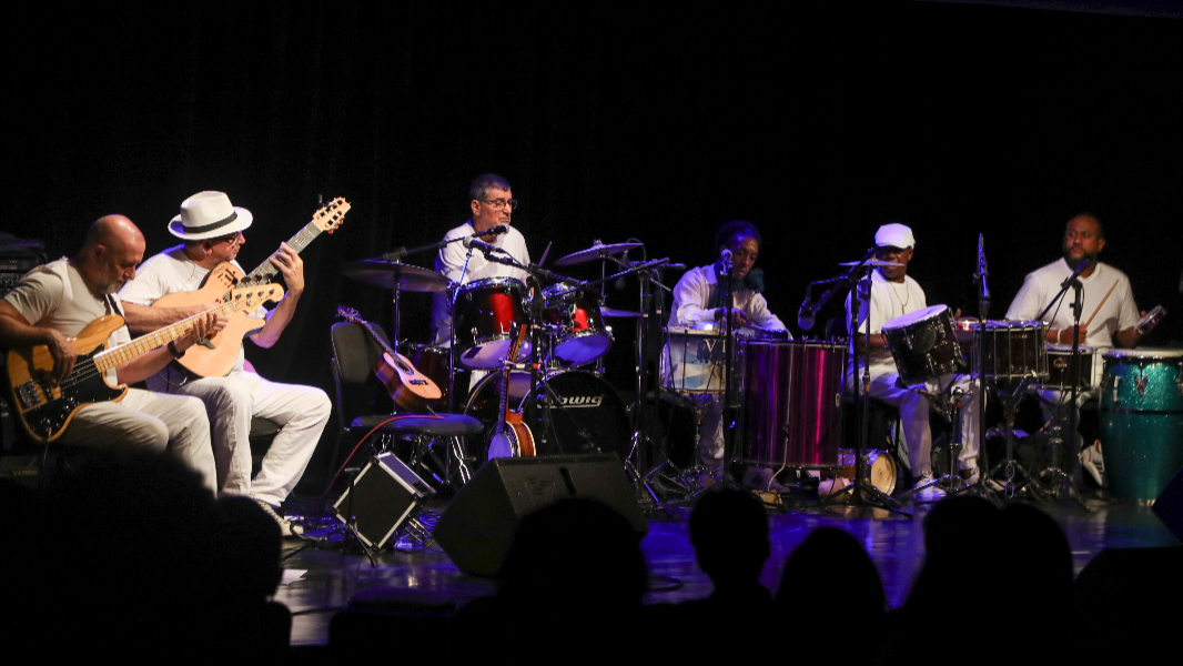 Image Grupo Casa de Bamba convida Raquel Vanalli e Graziela Vanalli- Brasil com S