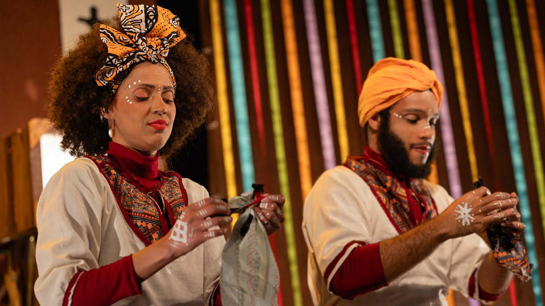 Image Tecido à Teia: Criação de Bonecas Pretas Ayôs 