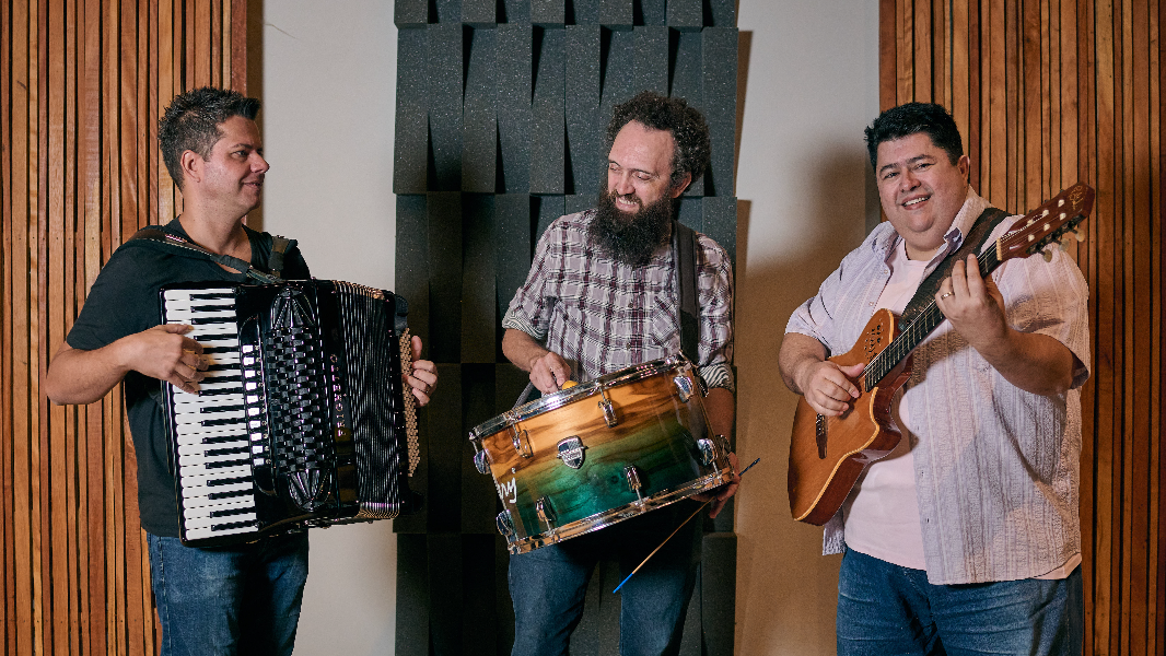 Image Seu Tenório toca Gonzagão